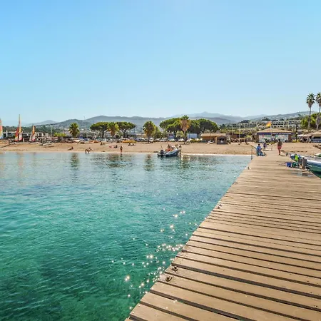 2 Bedroom Cozy In Holiday home